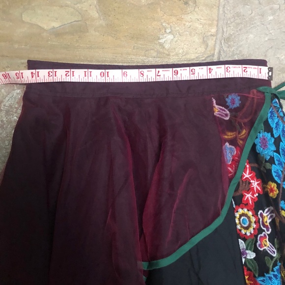NWT Embroidered layered skirt - Picture 6 of 7